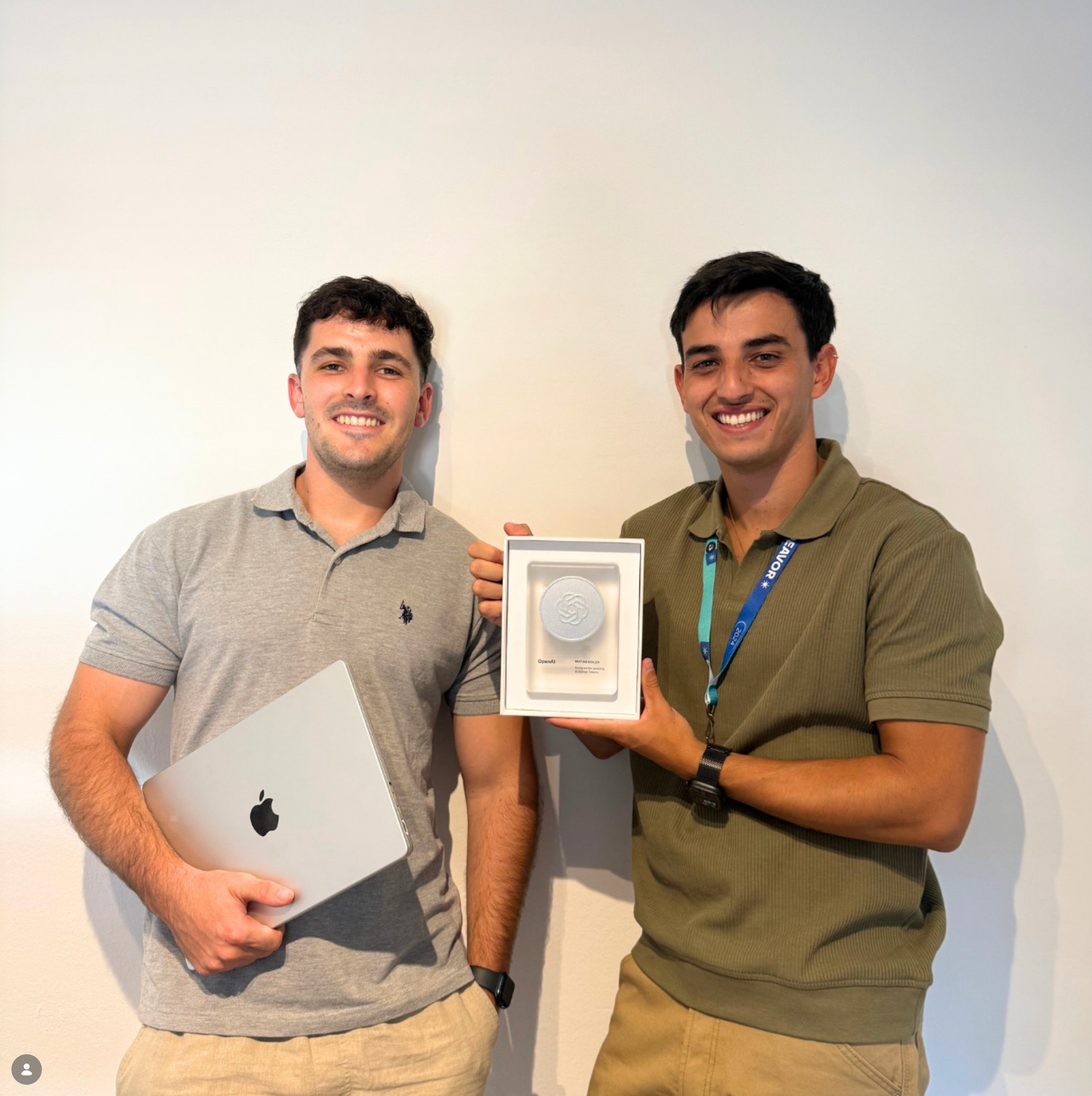 Placa de OpenAI a los socios de Chatsell